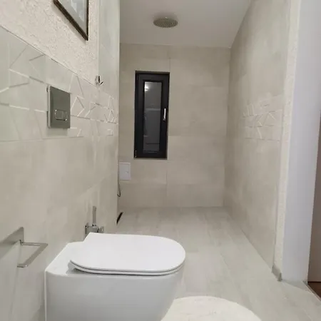 Apartment Artistic Loft With Amazing View, Mrenicov *