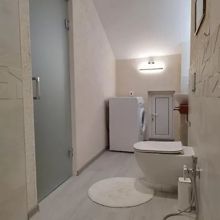 Apartment Artistic Loft With Amazing View, Mrenicov