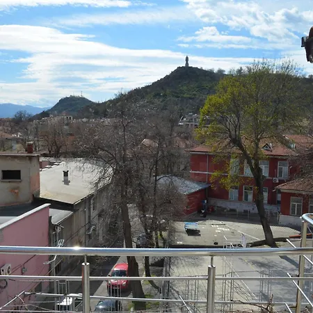 Artistic Loft With Amazing View, Mrenicov Apartment *