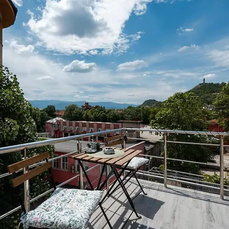 Artistic Loft With Amazing View, Mrenicov Apartment