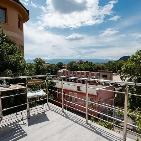 Apartment Artistic Loft With Amazing View, Mrenicov *