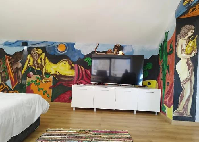 Artistic Loft Panoramic View Top Center *