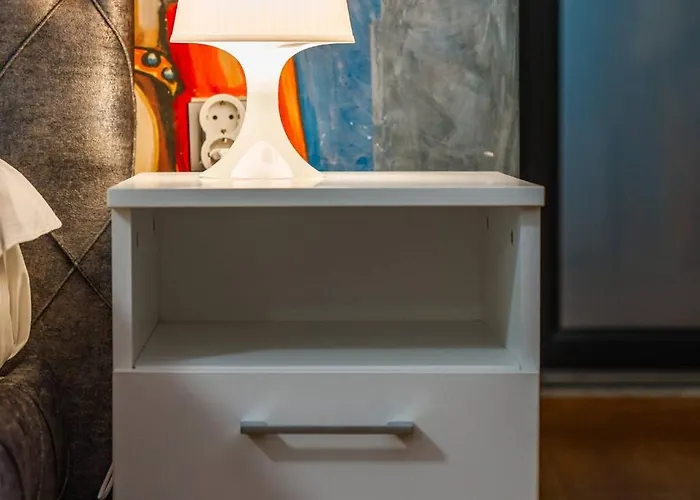 Artistic Loft Panoramic View Top Center *