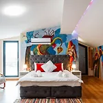 Artistic Loft Panoramic View Center Апартаменты