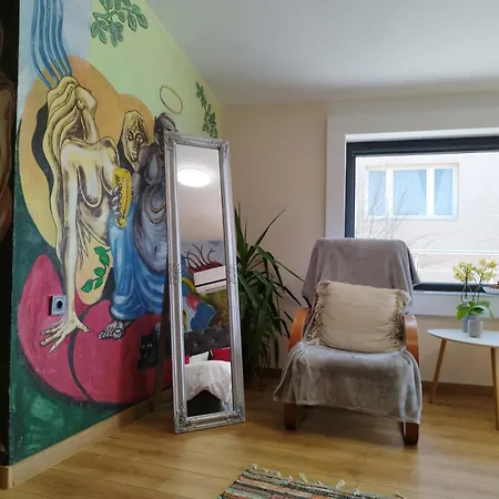 Artistic Loft With Amazing View, Mrenicov Апартамент