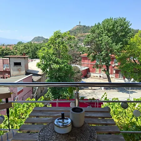 Artistic Loft Panoramic View Top Center Apartment