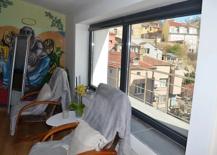 Apartment Artistic Loft Panoramic View Top Center *