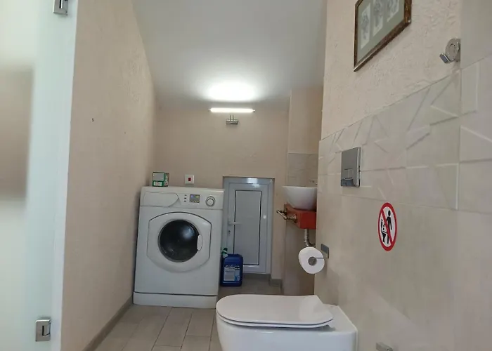 Apartment Artistic Loft Panoramic View Top Center *