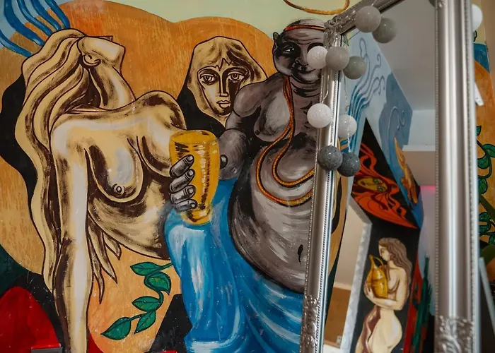 Artistic Loft Panoramic View Top Center *